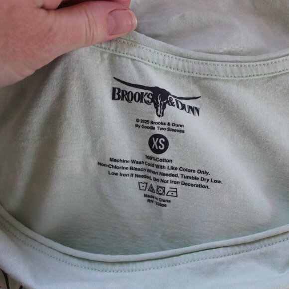 Brooks & Dunn Juniors XS Crop Top Shirt - Mint Green - Country Band Music - NWT - Picture 7 of 7